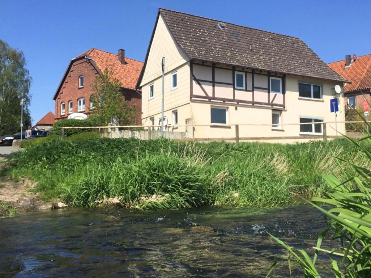 Modern Holiday Home Near River In Amelgatzen Emmerthal 客房 照片